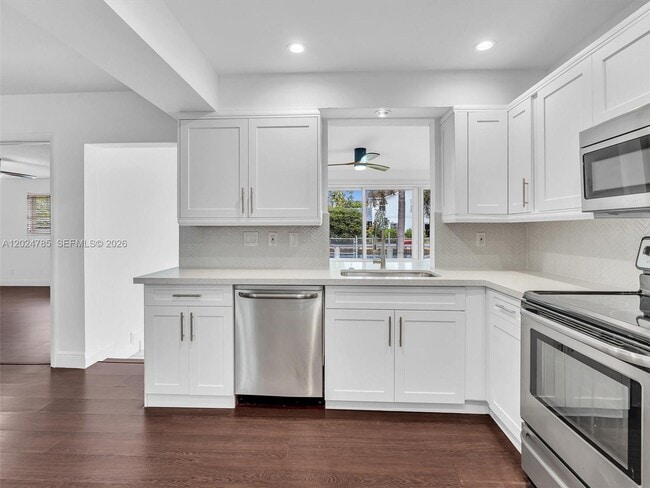 Building Photo - Southwest 42nd Terrace, Fort Lauderdale, FL 33314 - 3 BR 2 BA single-family home