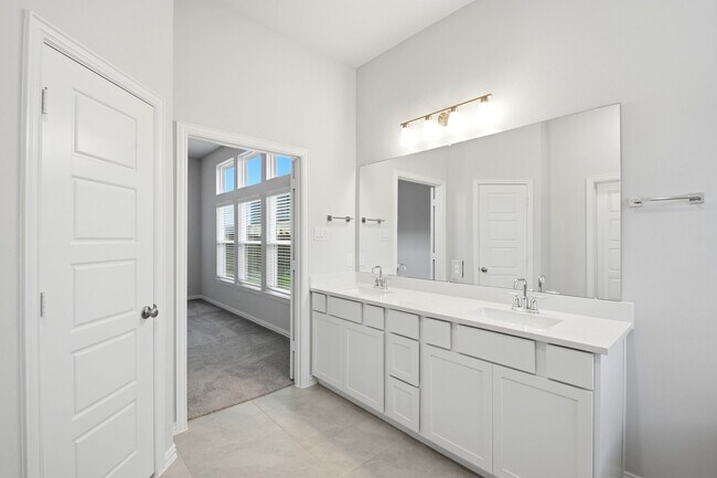 Building Photo - 2106 Villa Flora Ln