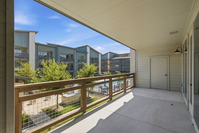Building Photo - 4704 Sunset Trail