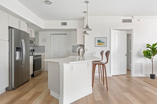 Building Photo - 600 S Dixie Hwy