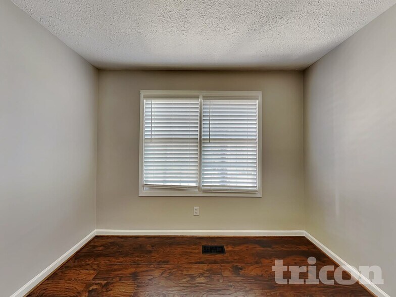 Building Photo - 206 Blake Dr