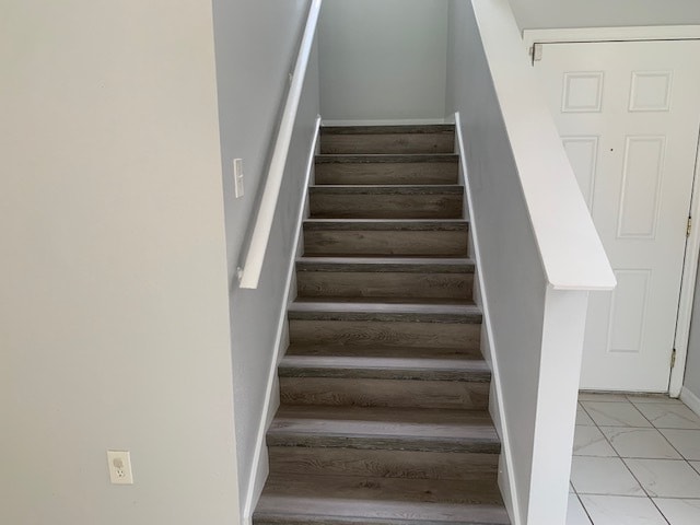 Building Photo - 1803 Royal Ridge Dr