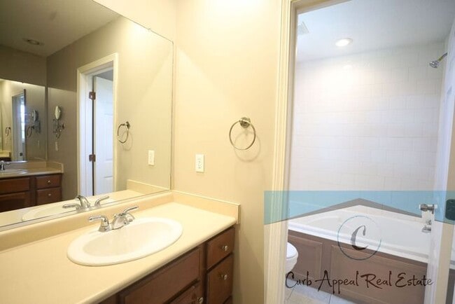 Building Photo - Beautiful 3 bed /2 bath home - Nettleton s...