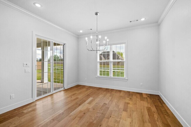 Building Photo - 6465 Courtland Ave