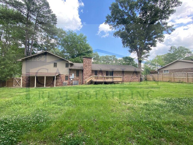 Building Photo - Jacksonville Foxwood Home
