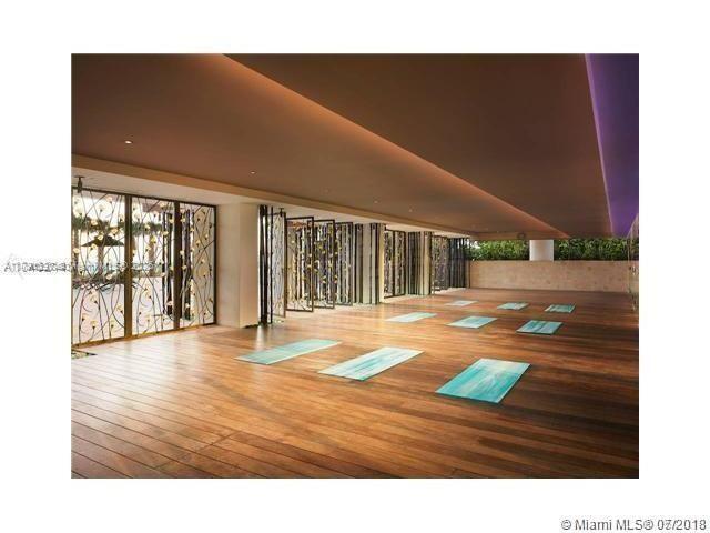 Building Photo - 6801 Collins Ave