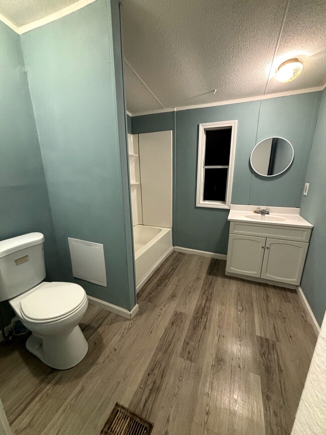 Building Photo - 122 Lori Ln