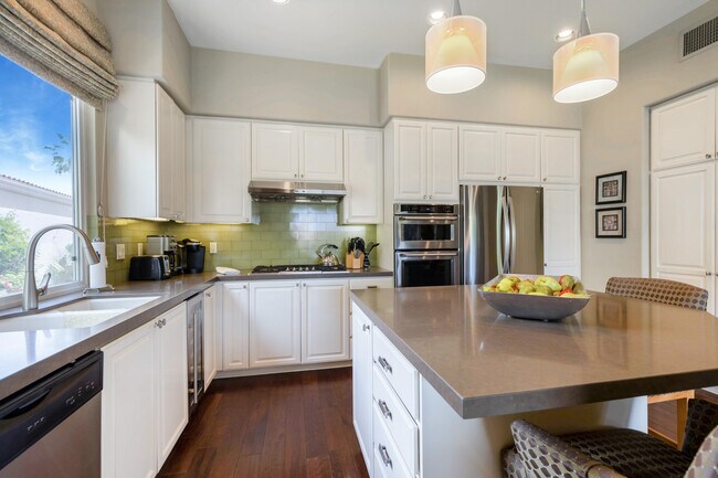 Building Photo - 761 Dove Run Cir