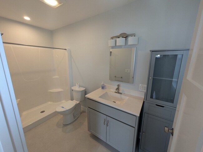 Building Photo - 27 Orange St