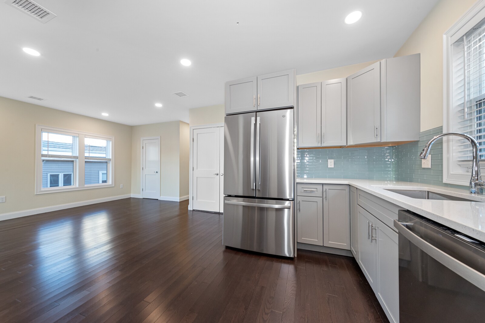 Building Photo - 64 Bradbury Ave