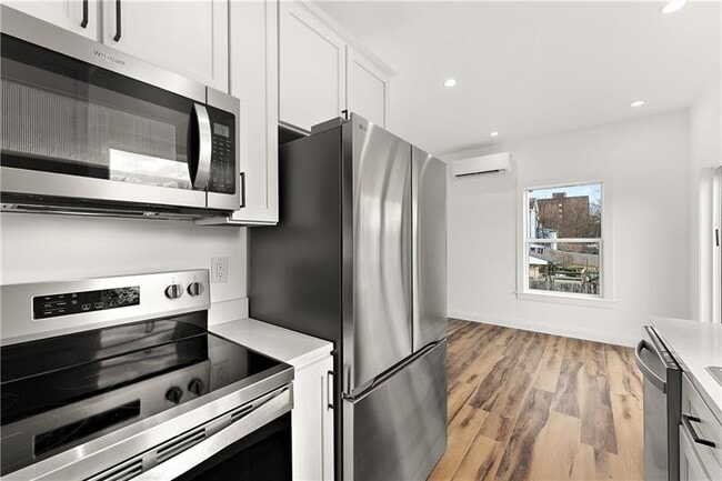 Building Photo - 379 Beaver St