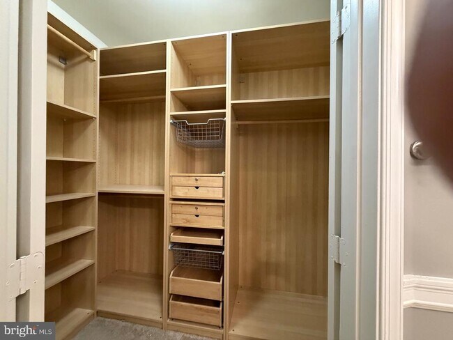 Building Photo - 12945 Centre Park Cir