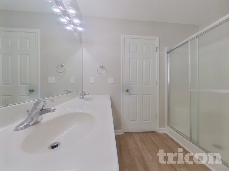 Building Photo - 109 Chatham Trace