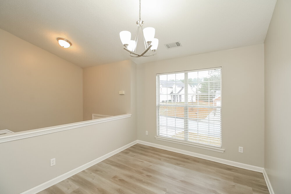 Building Photo - 9447 Rollinghills Dr