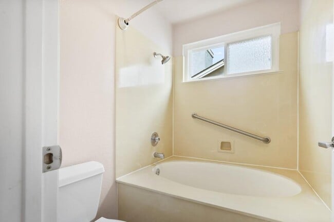 Building Photo - 10976 Glencreek Cir