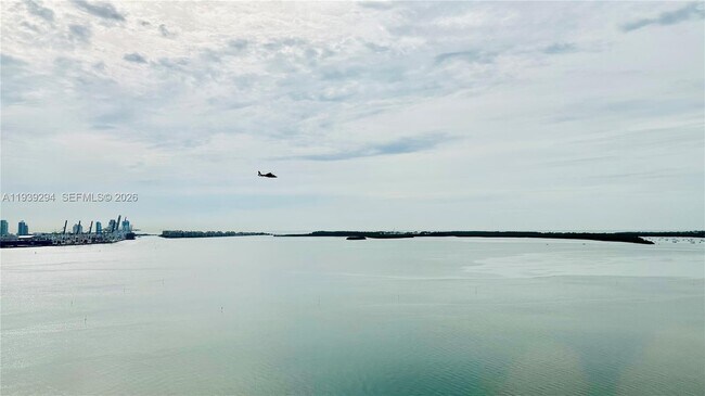 Building Photo - 800 Claughton Island Dr