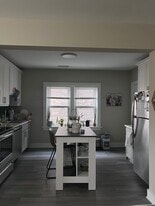 Building Photo - 2571 S Kinnickinnic Ave