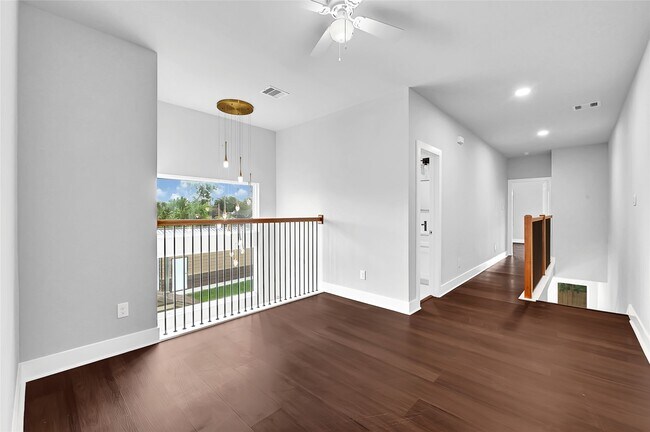 Building Photo - 7940 Angus St