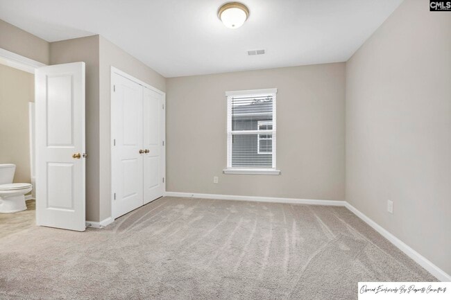 Building Photo - 135 Hunters Grove Dr