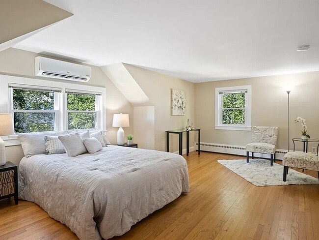 Building Photo - Step into this beautifully updated and met...