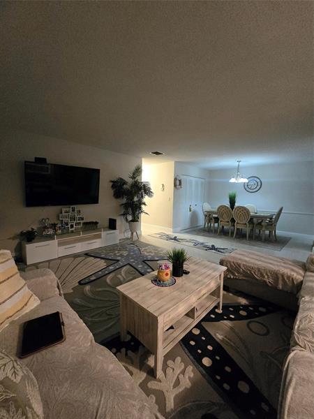 Building Photo - 2109 NE 68th St