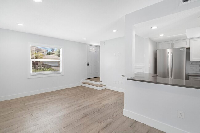 Building Photo - 112 E St