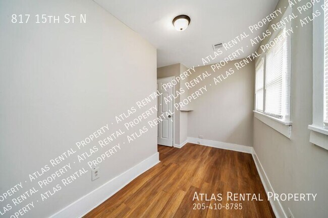 Building Photo - 817 15th St N