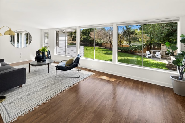 Building Photo - Belvedere Terrace Home