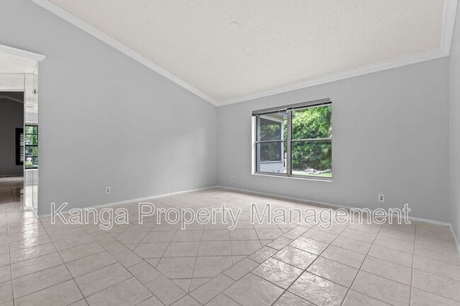 Building Photo - 4105 Shelley Rd S