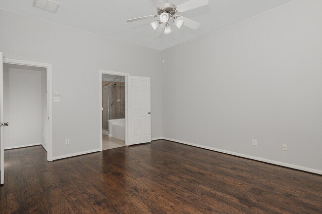 Building Photo - 131 S Spinning Wheel Cir