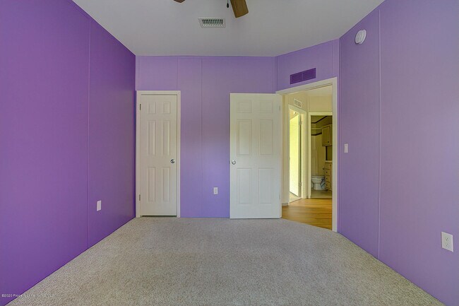 Building Photo - 14820 Aubrey Ave