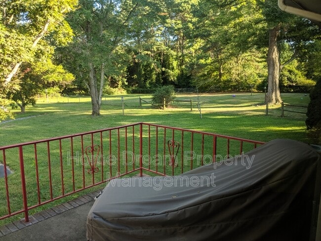 Building Photo - 1401 Bragg Rd