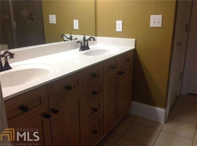 Building Photo - 1695 Mosaic Way