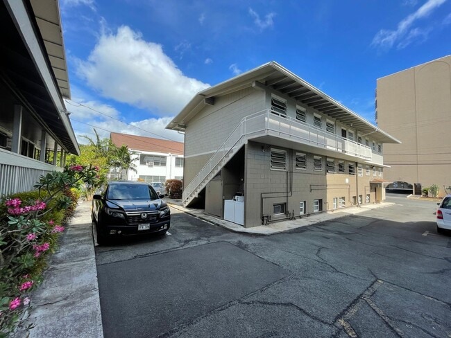 Building Photo - Ohana Kewalo Basement Studio For Rent $1350