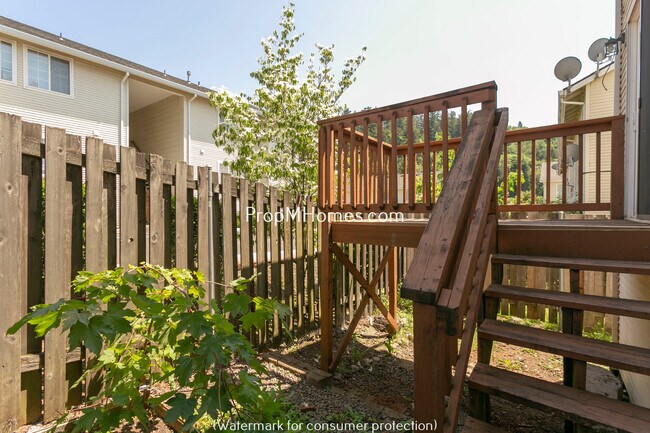 Building Photo - 2516 SE 103rd Ave