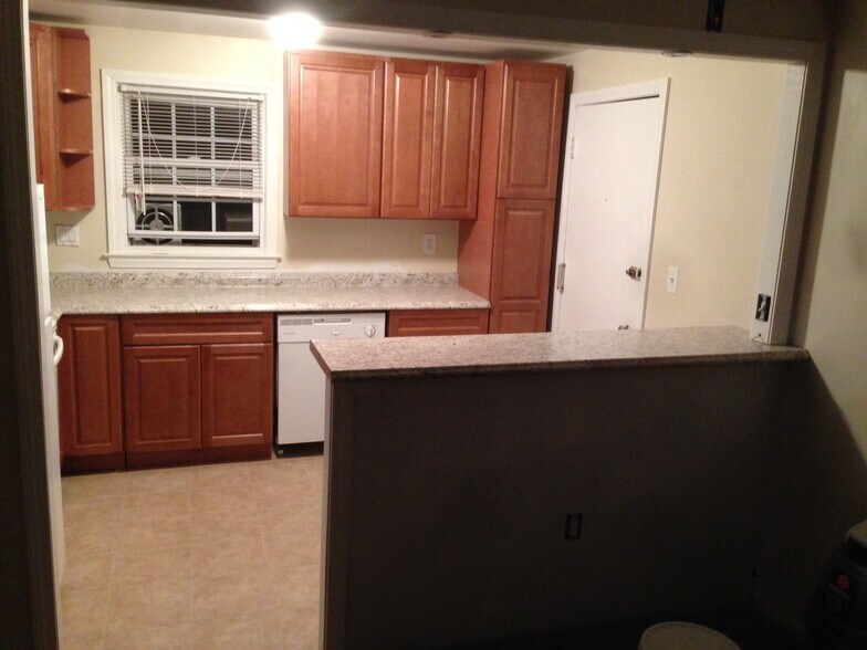 Building Photo - 13 Grandview Dr