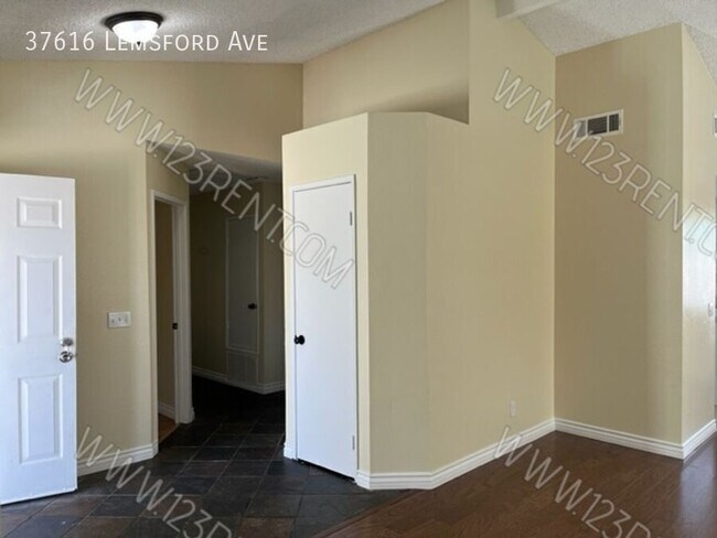 Building Photo - 37616 Lemsford Ave