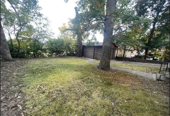 Building Photo - 2 Bedroom, 1 bath home close to St. Mary's...