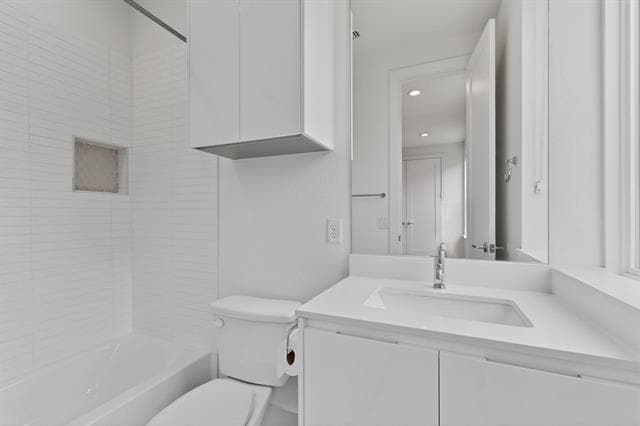 Building Photo - 4920 Lexington Ct