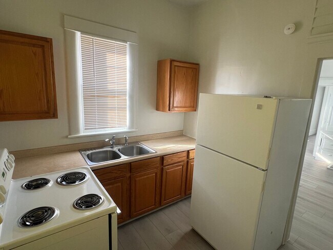 Building Photo - 330-332 Stewart Street