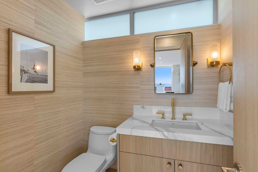 Building Photo - 2019 Highland Ave