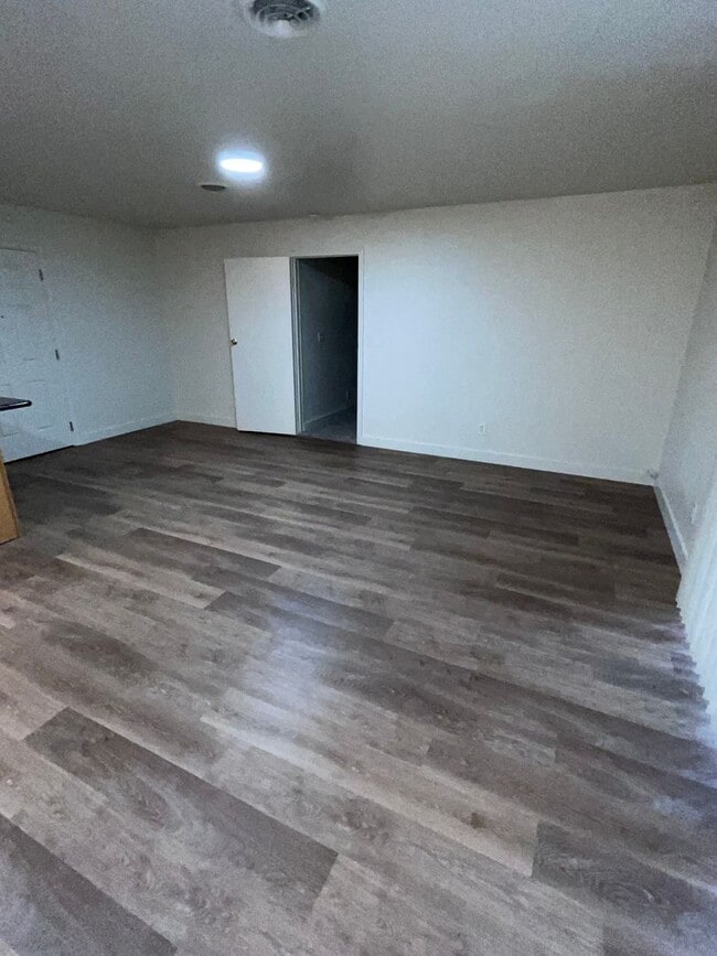 Building Photo - NICE DUPLEX IN CARMICHAEL!! $500 OFF FIRST MONTH'S RENT!!