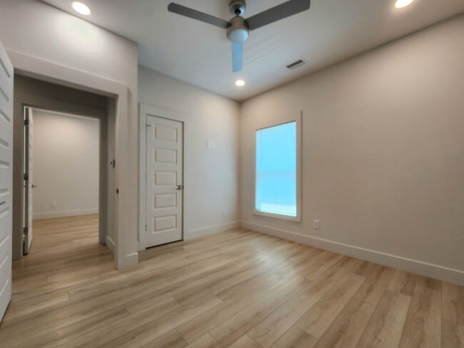 Building Photo - Gulf Shores 3/2.5 cottage
