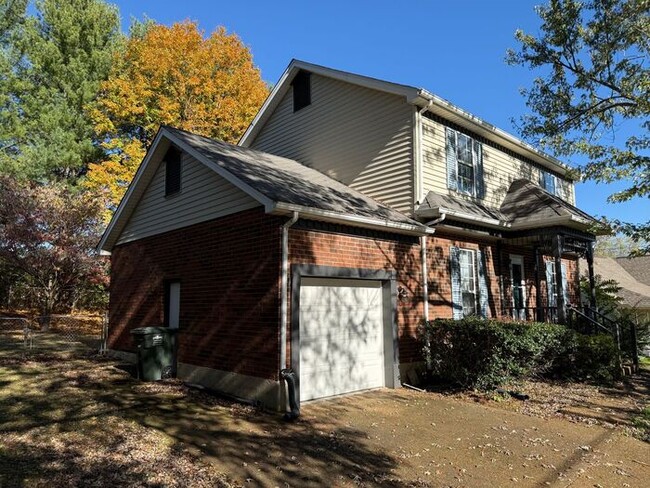 Building Photo - Beautiful Brick Home in Antioch - Fenced i...