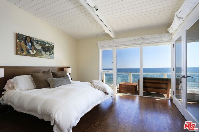 Building Photo - 27036 Malibu Cove Colony Dr