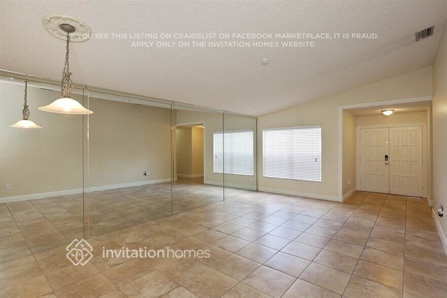 Building Photo - 11255 SW 143rd Ct