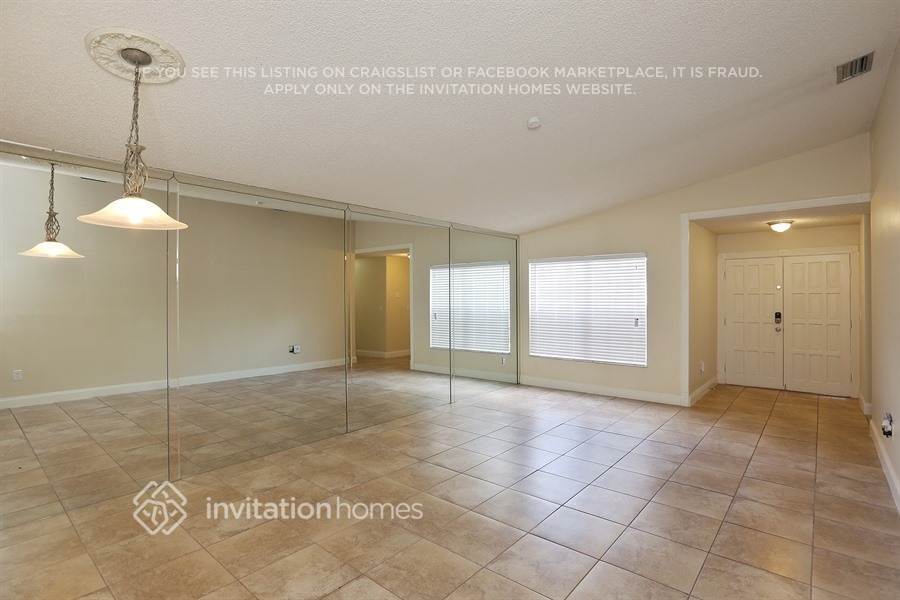Building Photo - 11255 SW 143rd Ct