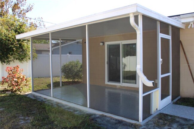 Building Photo - 8593 Lantana Dr