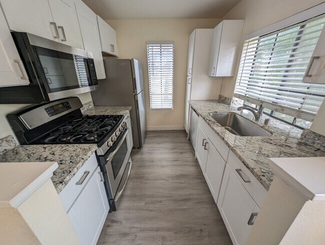 Building Photo - 4806 Nara Vista Way