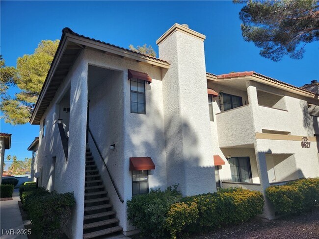 Building Photo - 6627 W Tropicana Ave